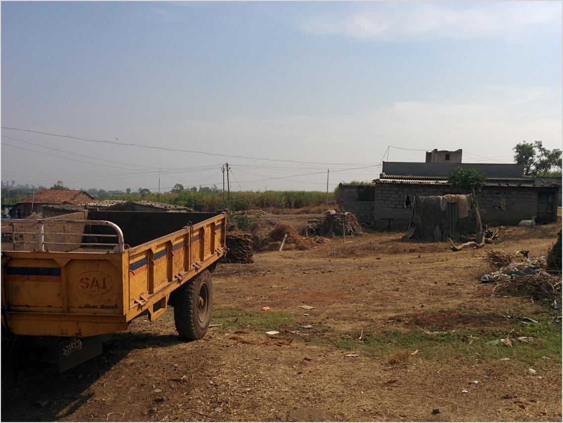 Conceive an app for tractor drivers, with low-moderate technical and literacy levels, to get job from a farmer.